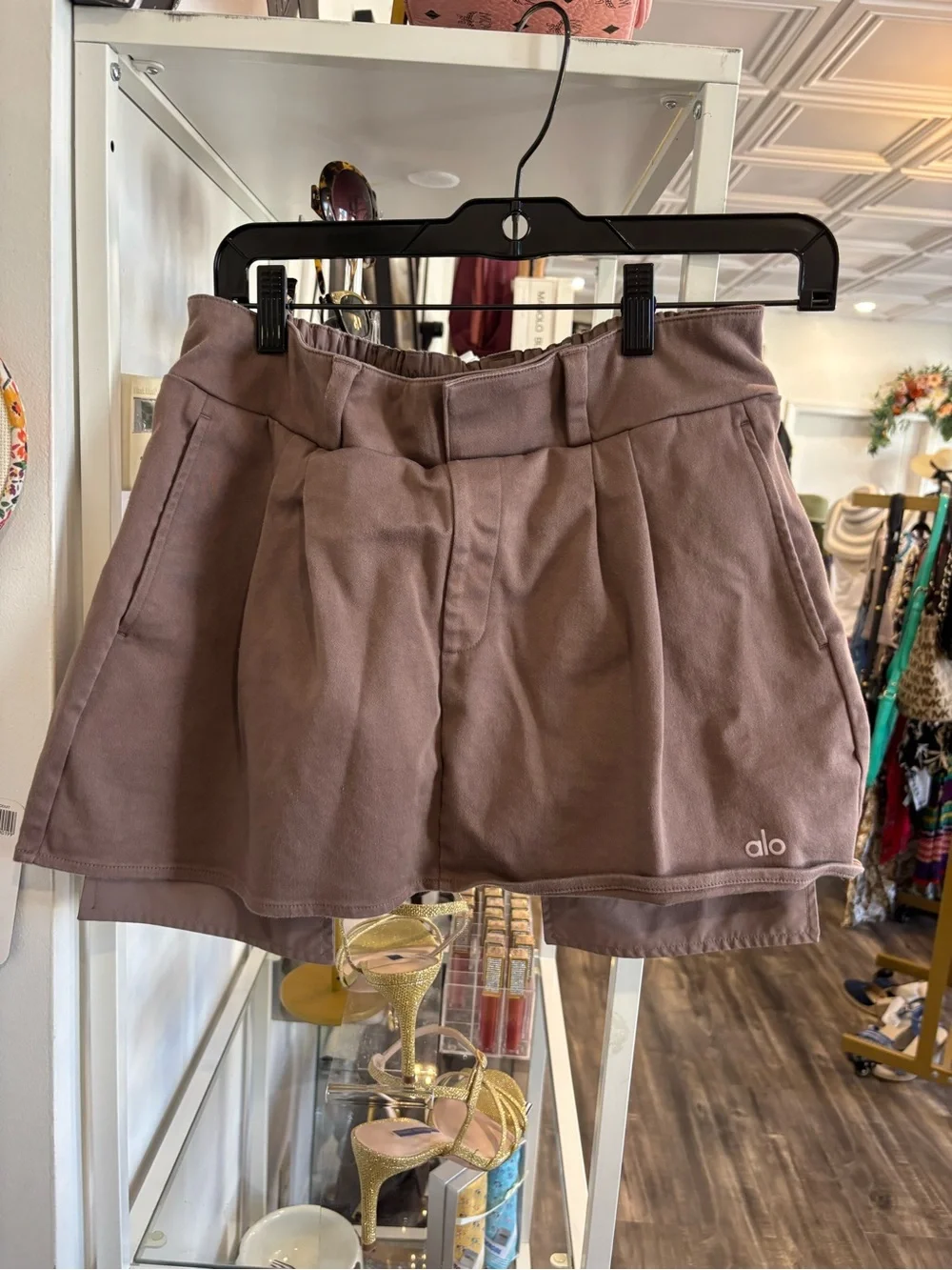 ALO Yoga good days mini skort in mushroom